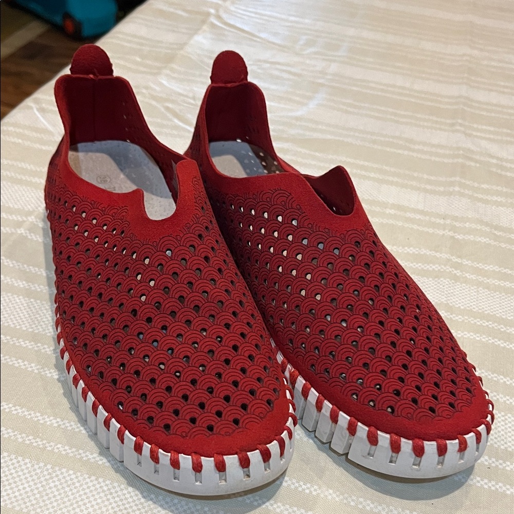 Ilse Jacobsen Red Tulip Slip On size 38 (7.5/8 US)
